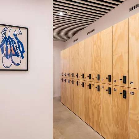 Colo Colo - Single Private Beds *