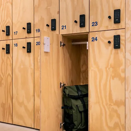 Colo Colo - Single Private Beds Hostel Valencia