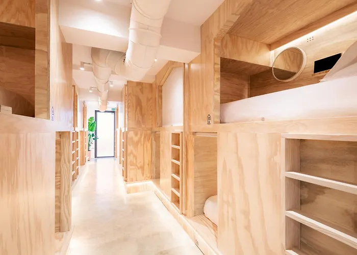 Colo Colo - Single Private Beds Hostel Valencia
