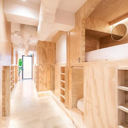 Colo Colo - Single Private Beds Ostello Valenza