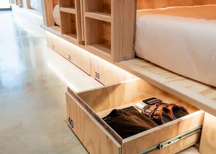 Colo Colo - Single Private Beds Валенсия